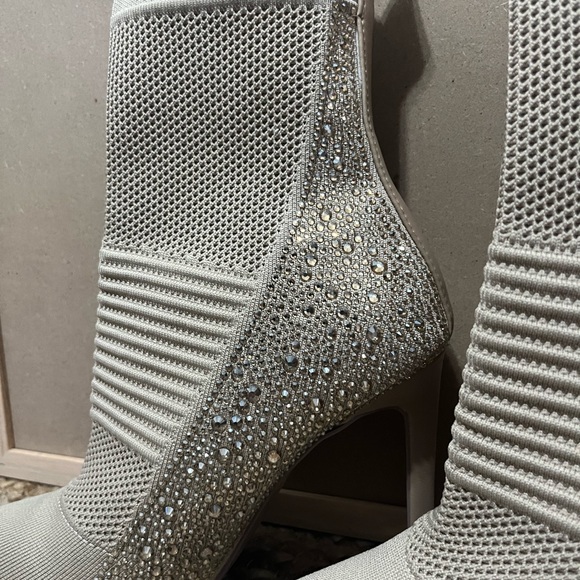 Maxwelle Pointed Toe Knit Boot - Picture 3 of 5